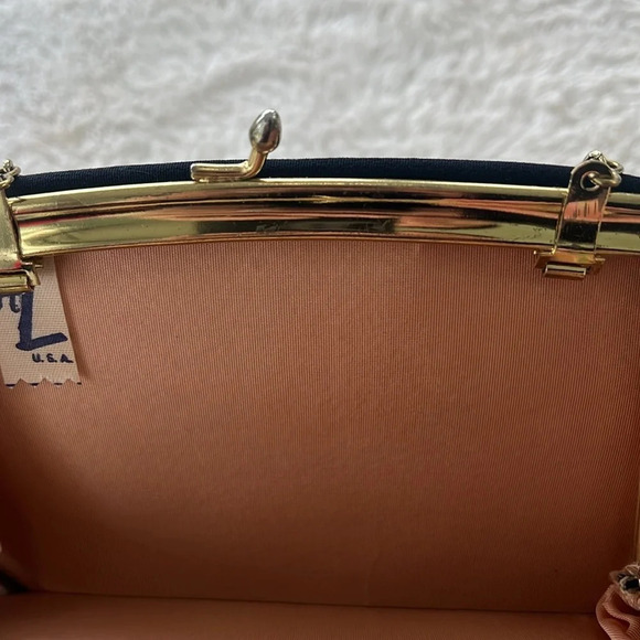 Vintage HL Harry Levine Navy evening bag Gold Chain Strap Peach interior - Picture 5 of 13